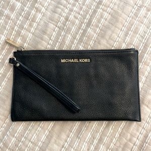 Michael Kors Wristlet Black